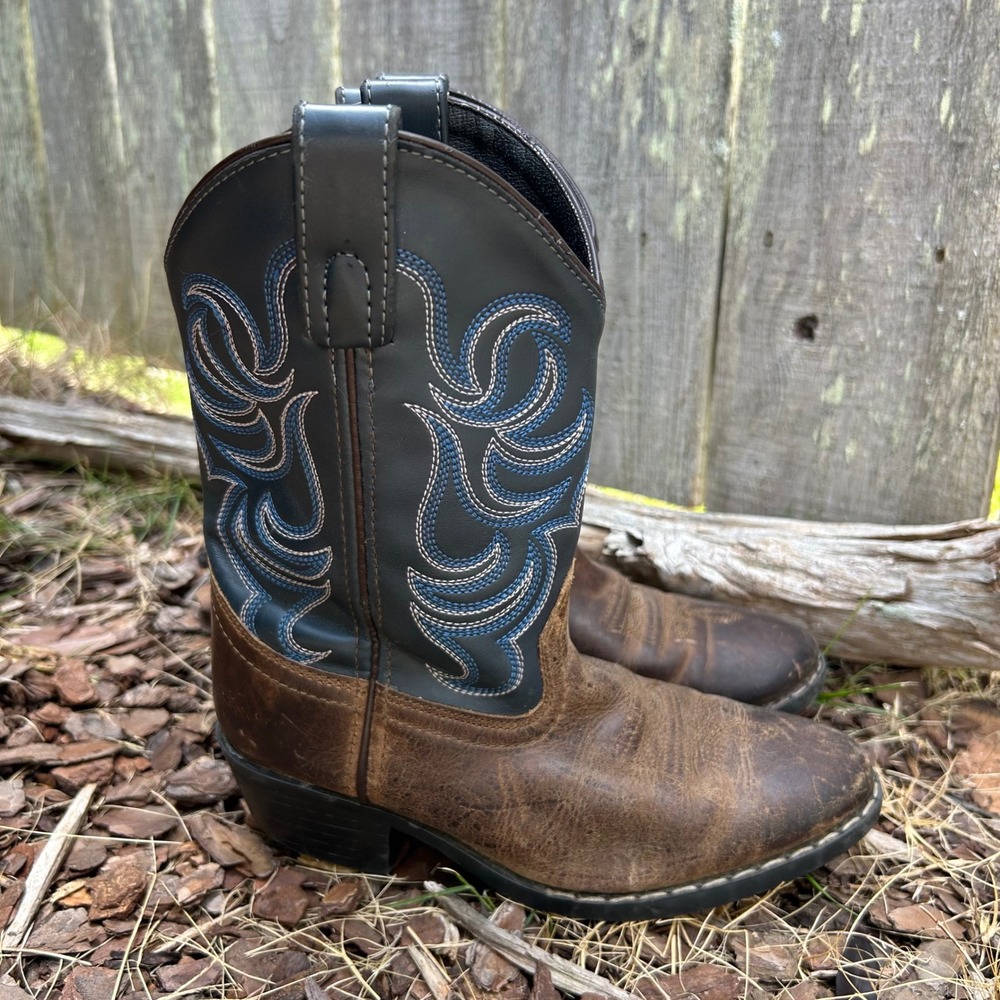 Cody James Western Cowboy Boots Brown Blue Flame Stitchingā Pull-On Size 1